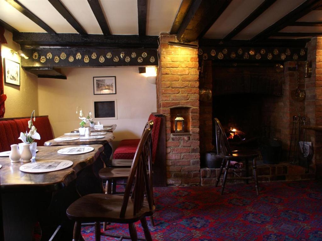The Saracens Head Inn Amersham Εξωτερικό φωτογραφία